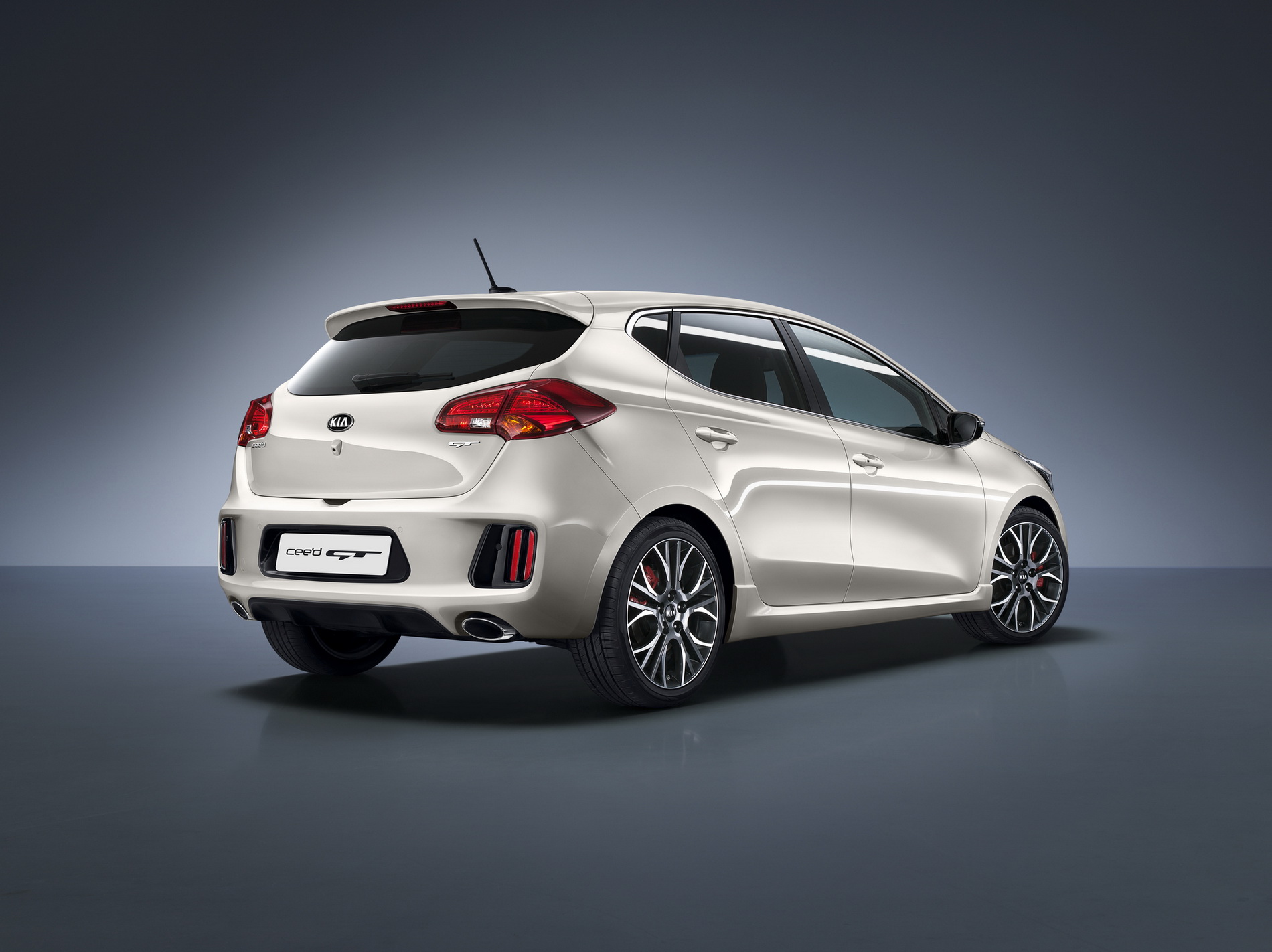 ��� ��� GT
